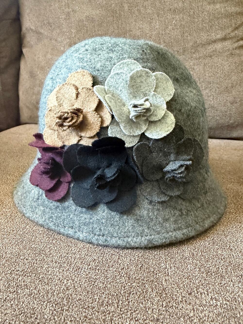 Women’s Gray 100% Wool Cloche Hat Floral Flowers Target 2012 Boho Fall Winter